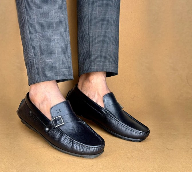 Xoos buckle Loafer Black
