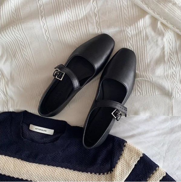 One-Line Buckle Soft-Soled